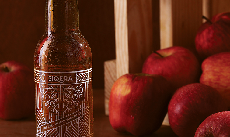 Siqera bottles apple and mango ciders