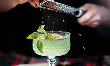 Techniques for clarified cocktails